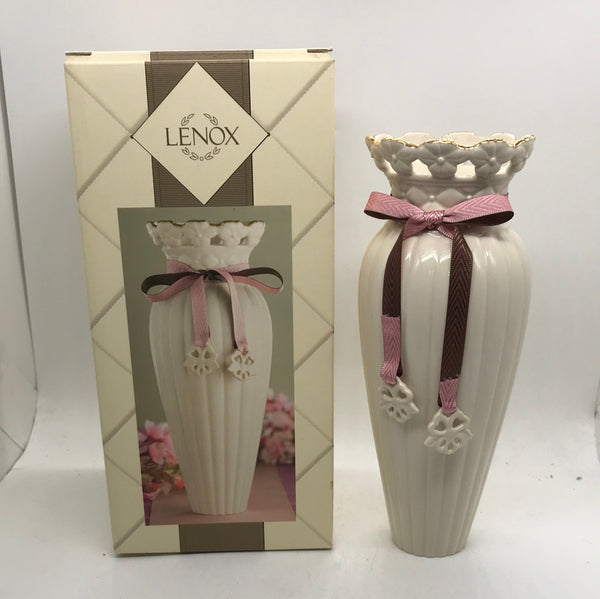 Vintage (NEW!) Lenox Ivory Porcelain "Tied with Love" Bryanna Bud Vase 8.5”