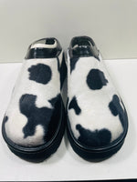 Bee fly Faux Cow Hide Clogs Black & White Ladies 7 LT WEAR