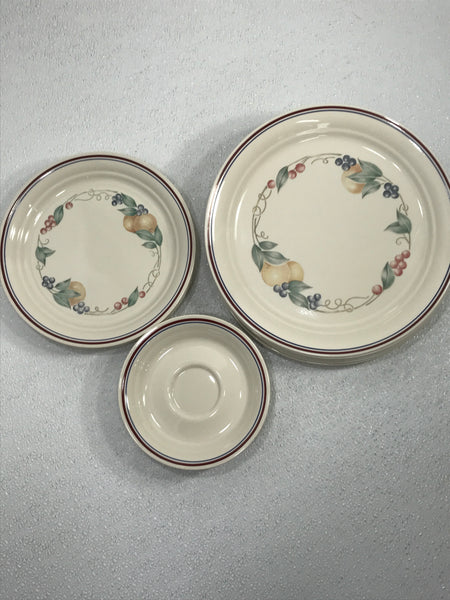 Vintage Corelle Corning Abundance Plate Set 26 pcs (12 10" Plates, 6 8" Plates, 8 Saucers